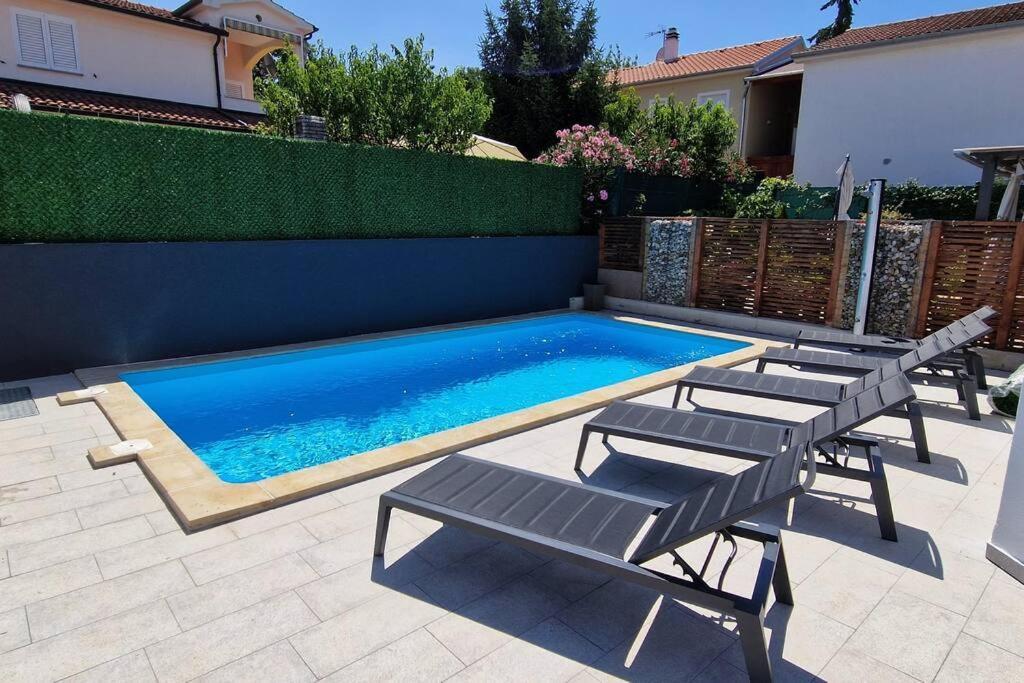 Villa Castanea - Kuca Za Odmor S Bazenom