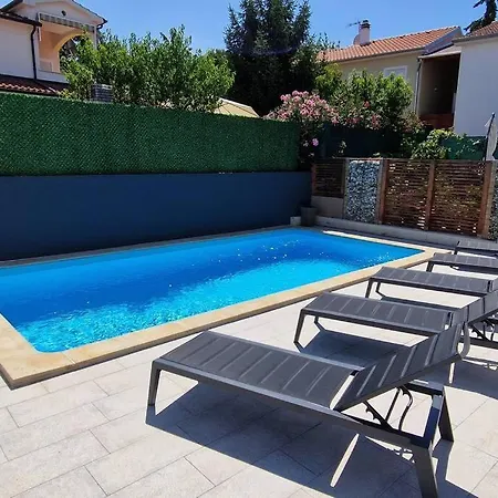 Villa Castanea - Kuca Za Odmor S Bazenom Kukci Kültér fotó
