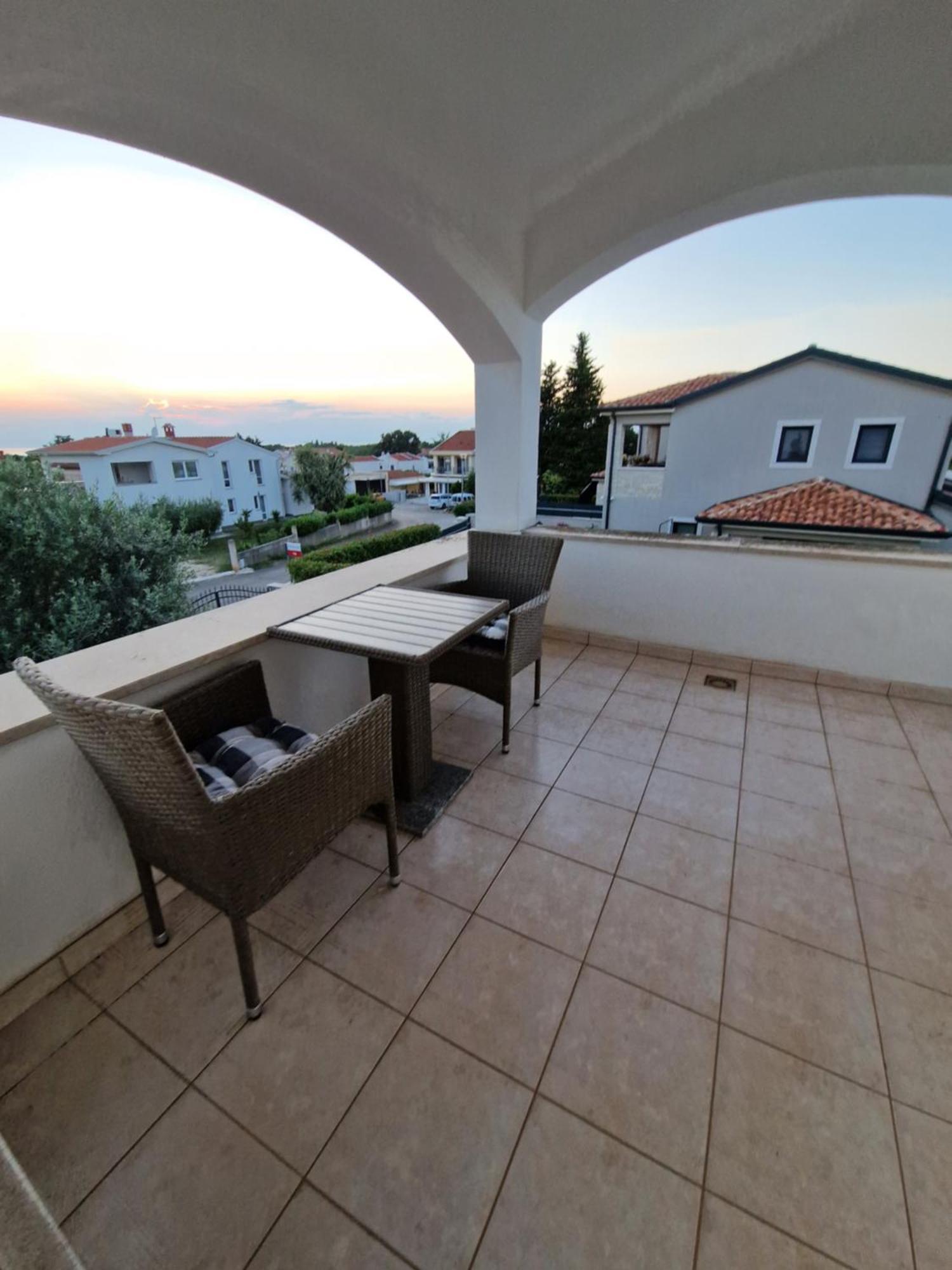 Villa Castanea - Kuca Za Odmor S Bazenom *